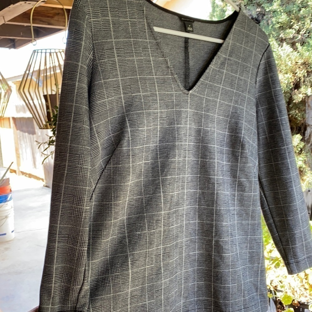 πAnn Taylor long sleeve gray plaid shirt